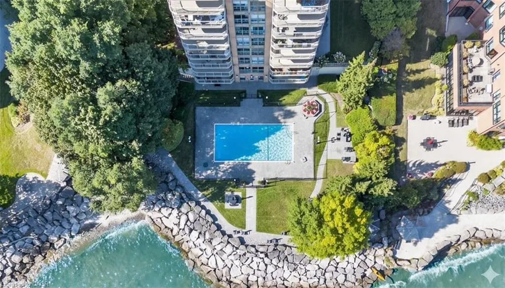 2210 Lakeshore Road, #203