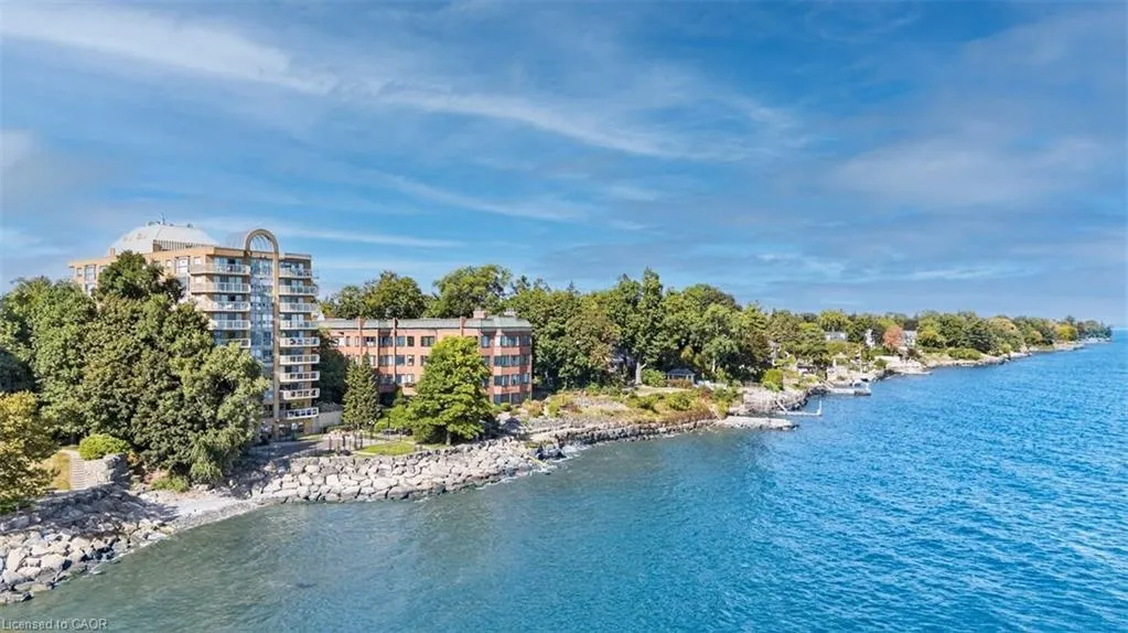 2210 Lakeshore Road, #203