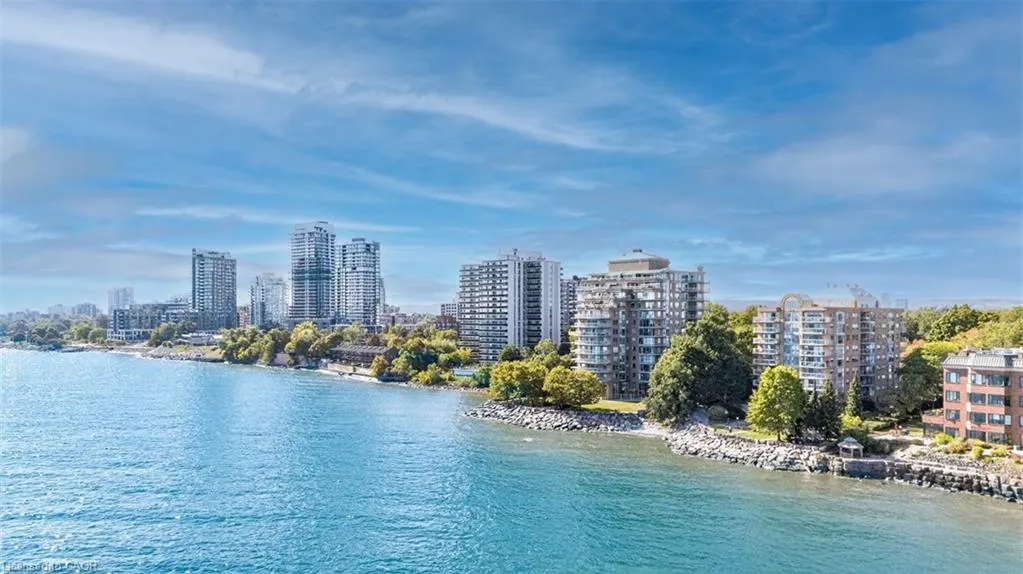 2210 Lakeshore Road, #203