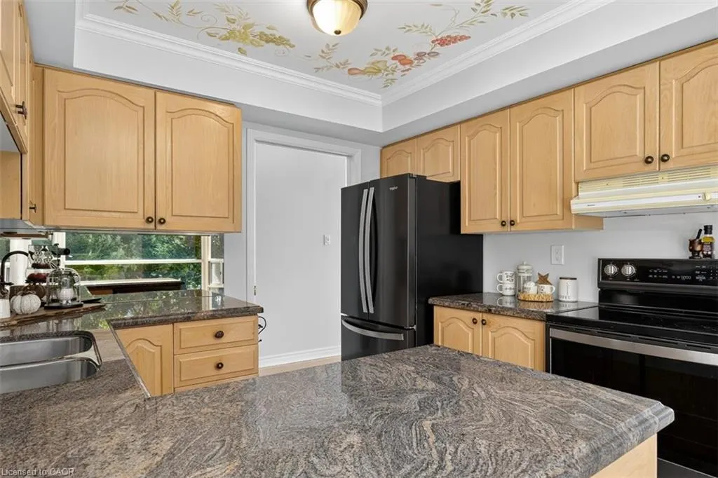 2210 Lakeshore Road, #203