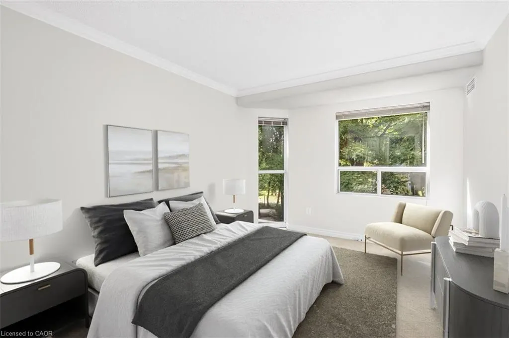2210 Lakeshore Road, #203