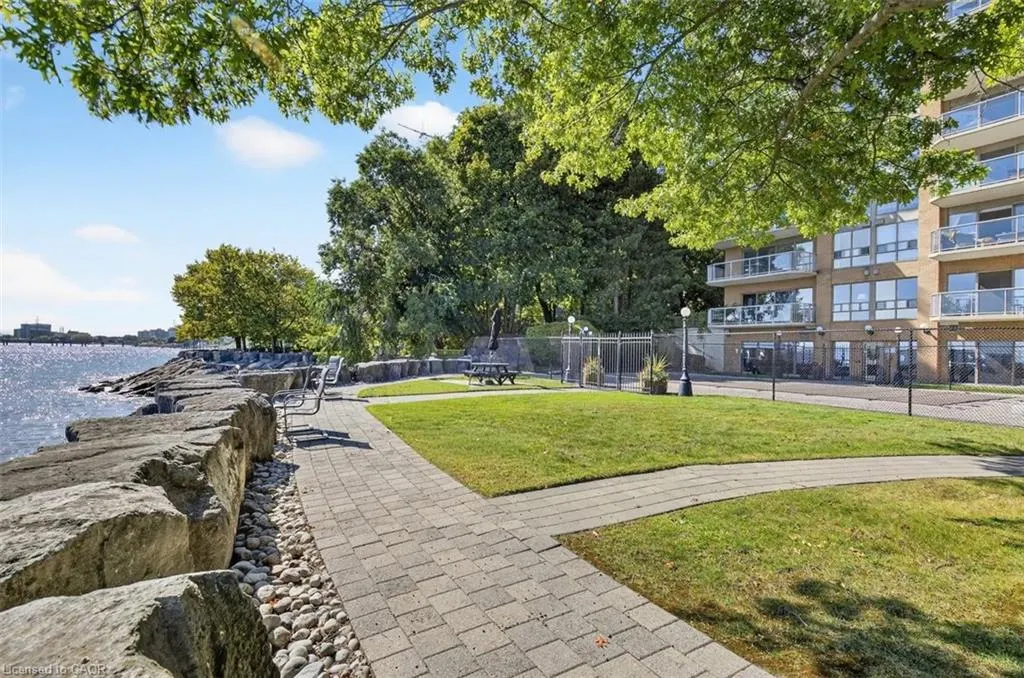 2210 Lakeshore Road, #203