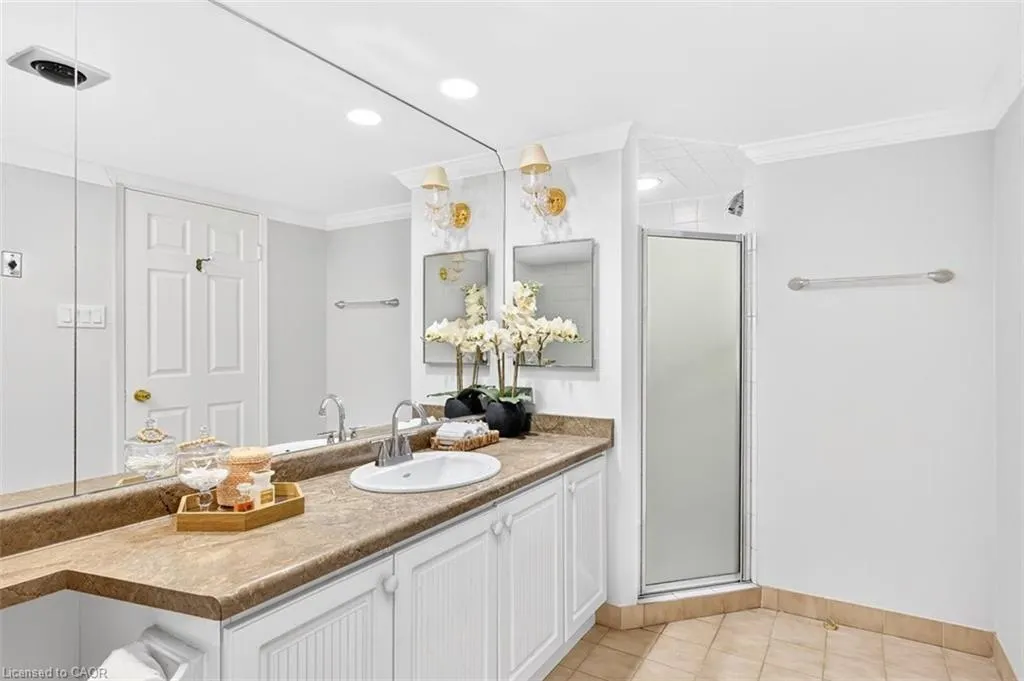 2210 Lakeshore Road, #203