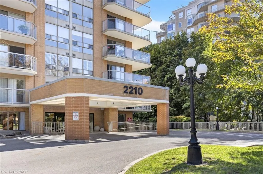 2210 Lakeshore Road, #203