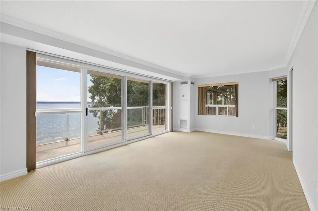 2210 Lakeshore Road, #203