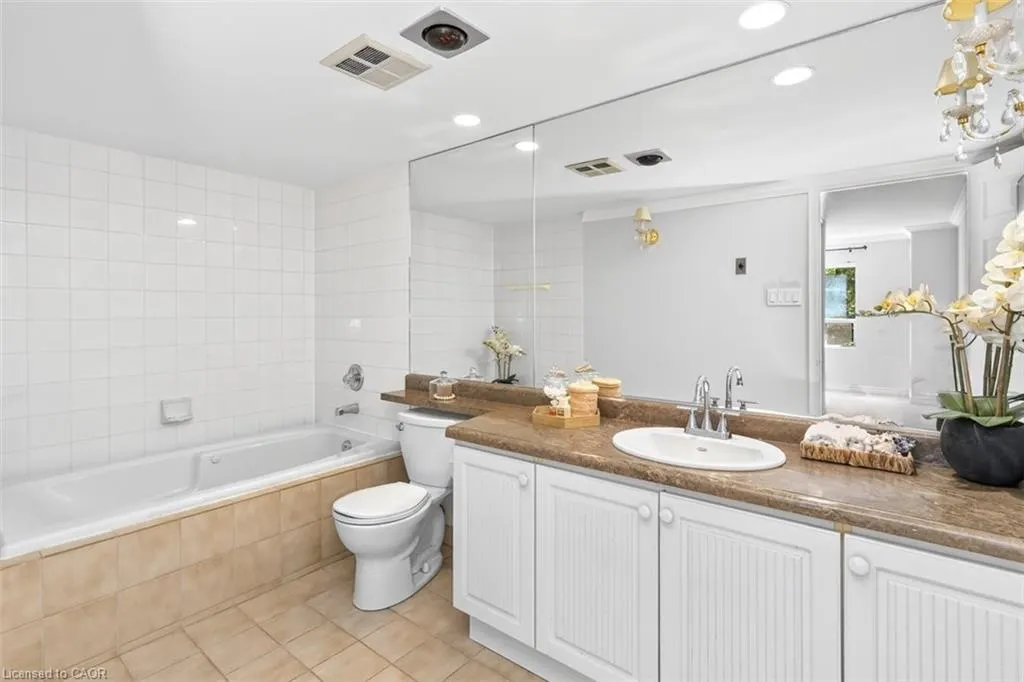 2210 Lakeshore Road, #203