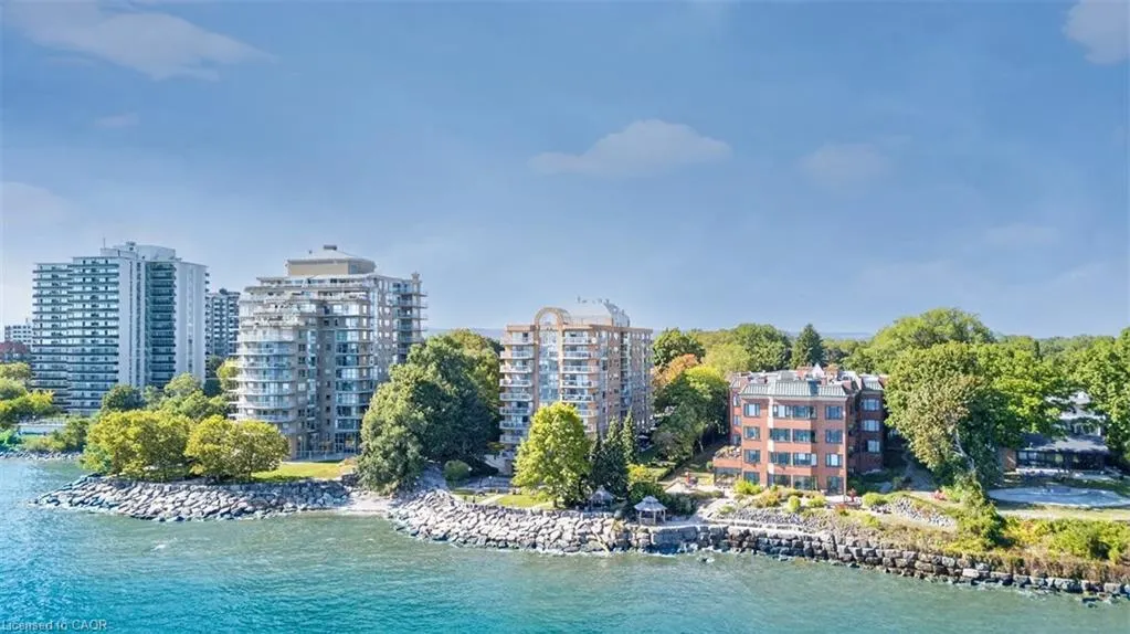 2210 Lakeshore Road, #203