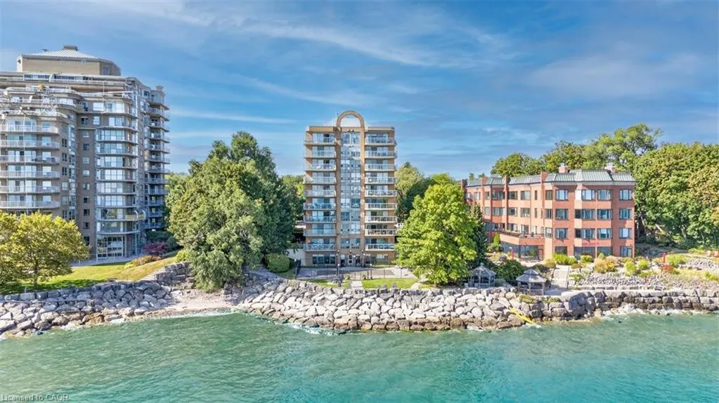 2210 Lakeshore Road, #203