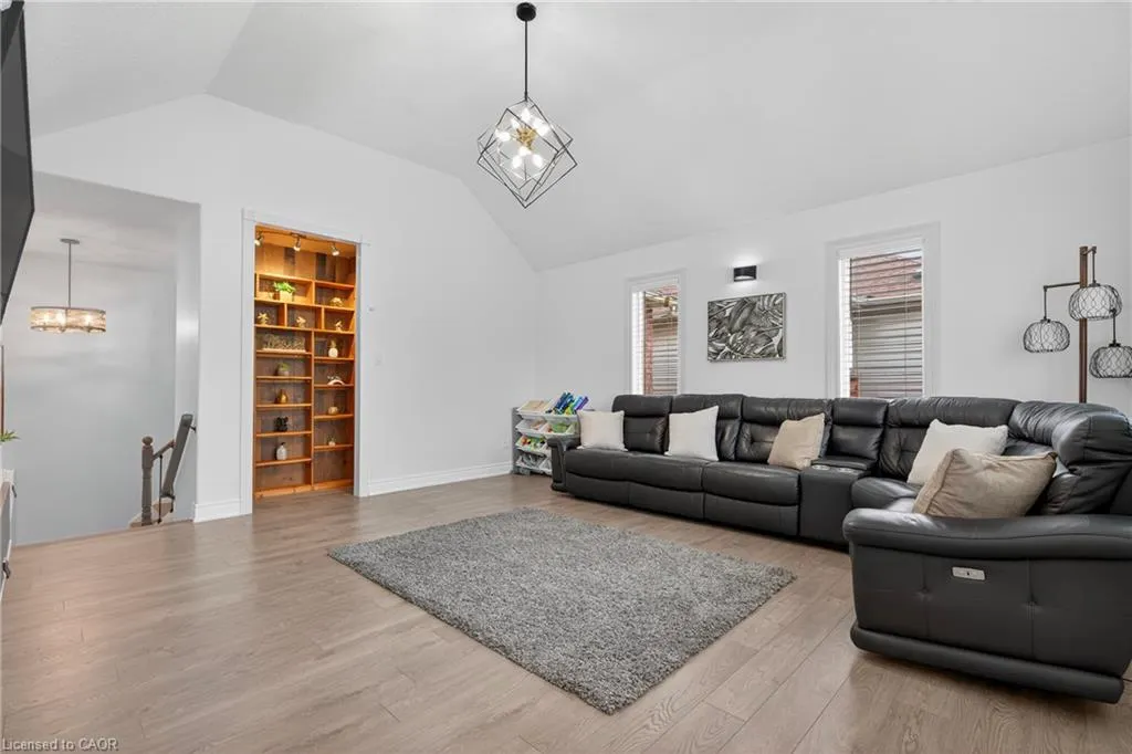 19 Marl Meadow Drive