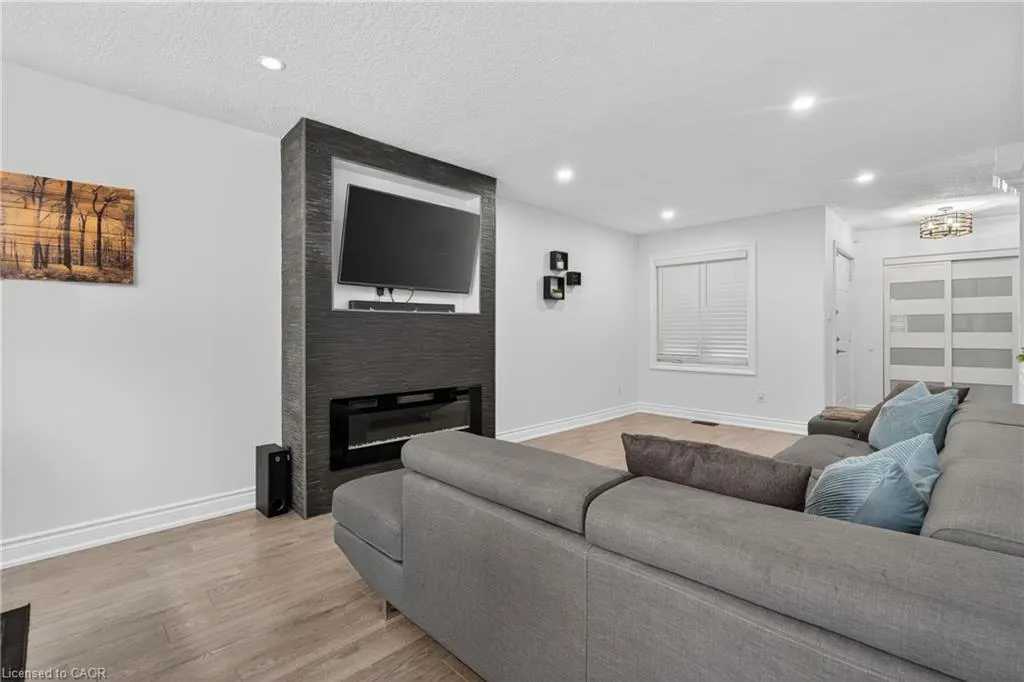 19 Marl Meadow Drive