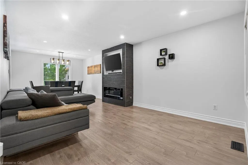 19 Marl Meadow Drive