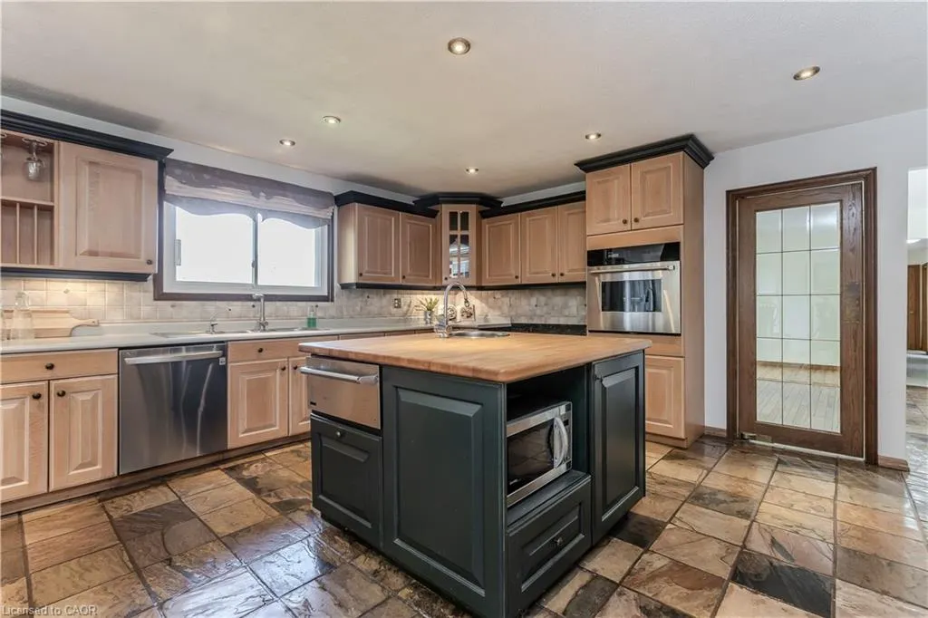 4891 Wellington Road 29