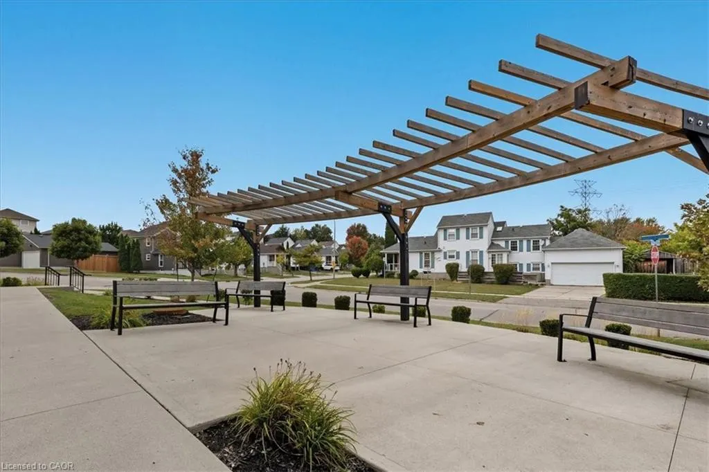 5 Wake Robin Drive, #304