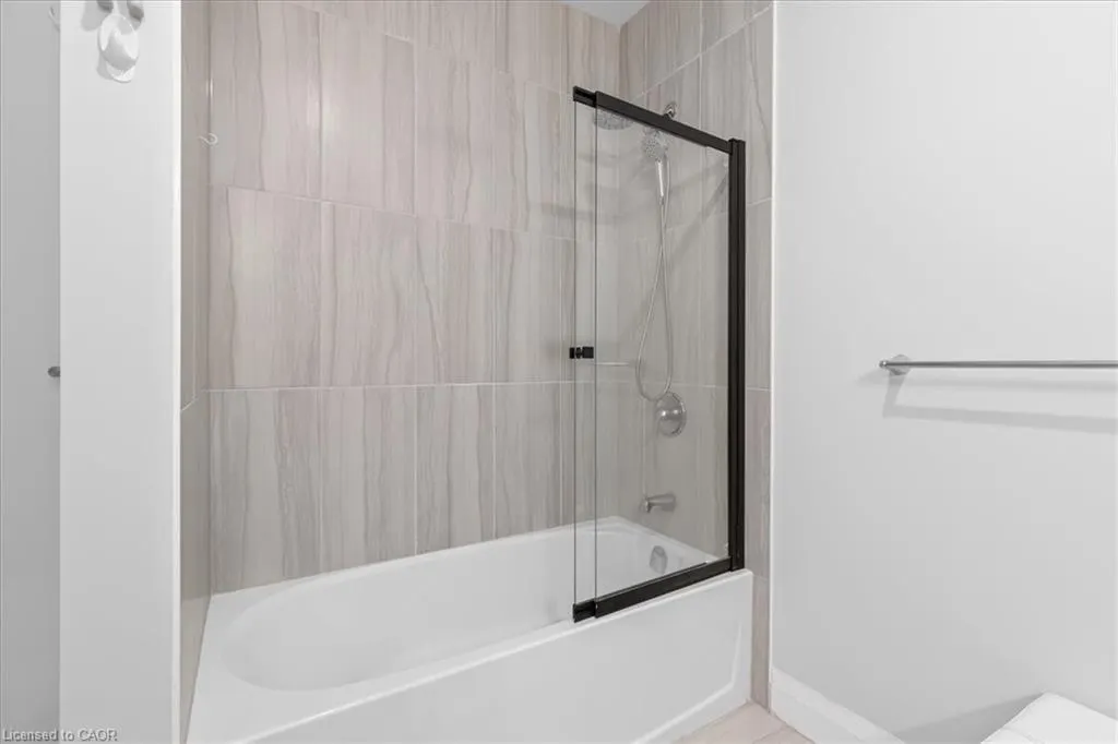 5 Wake Robin Drive, #304