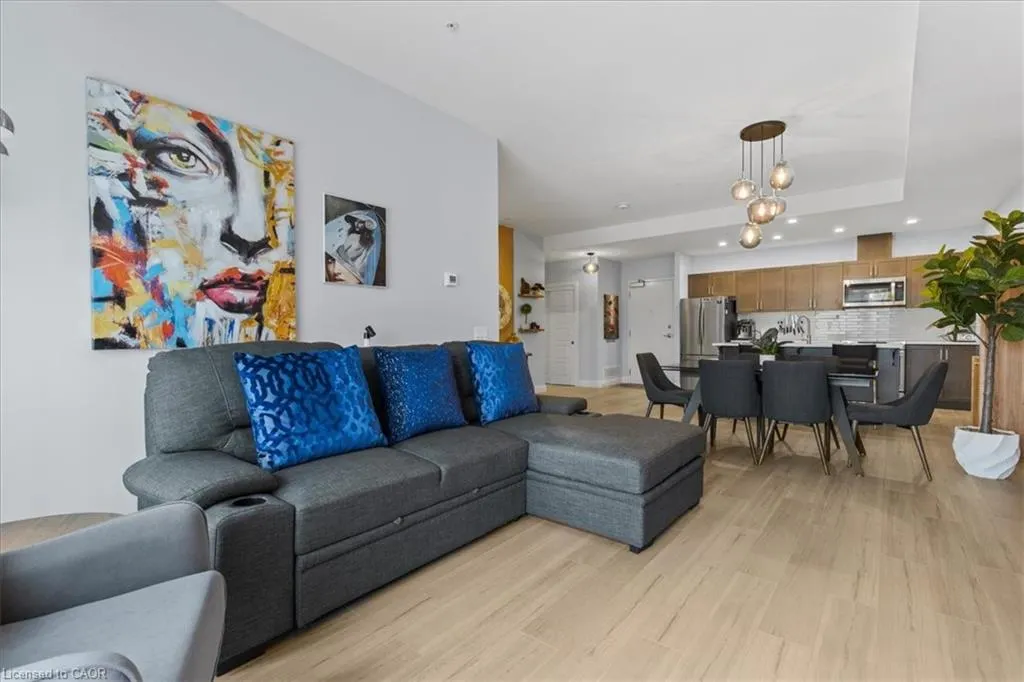 5 Wake Robin Drive, #304