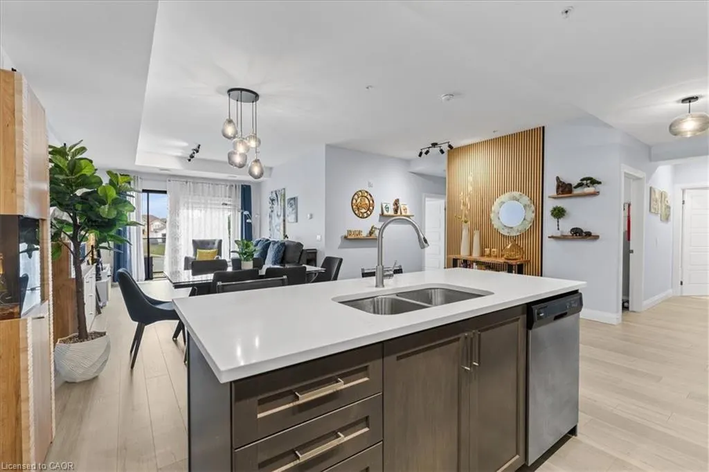 5 Wake Robin Drive, #304
