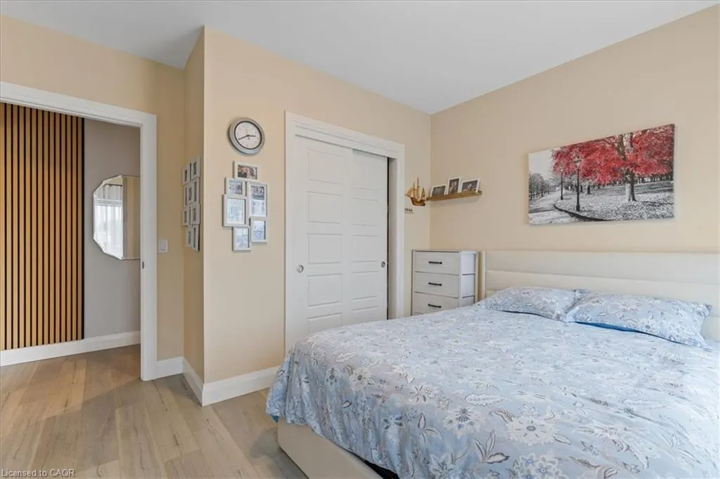 5 Wake Robin Drive, #304