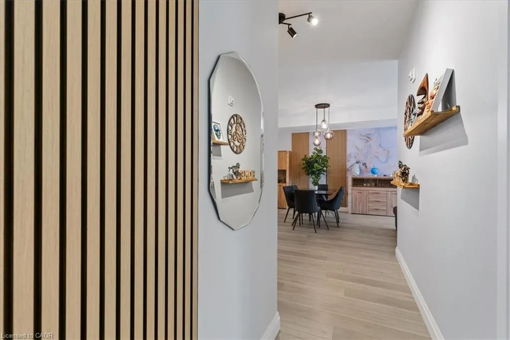 5 Wake Robin Drive, #304