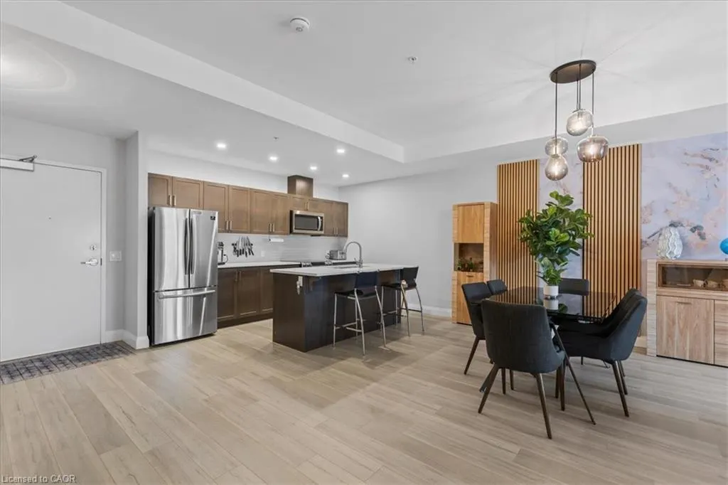5 Wake Robin Drive, #304