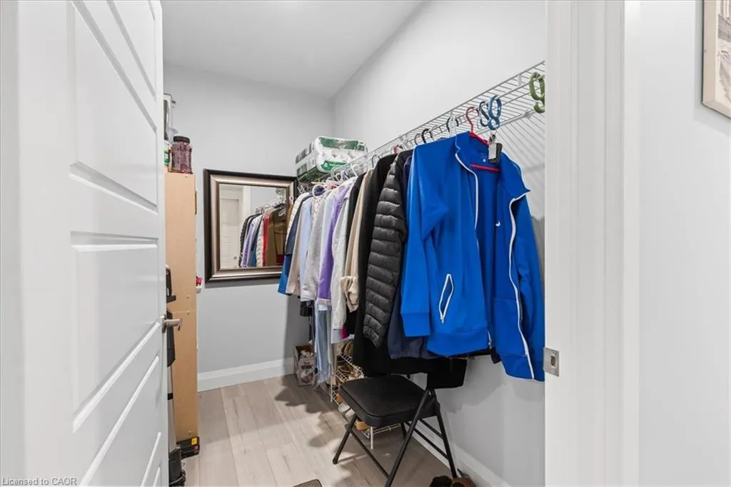 5 Wake Robin Drive, #304