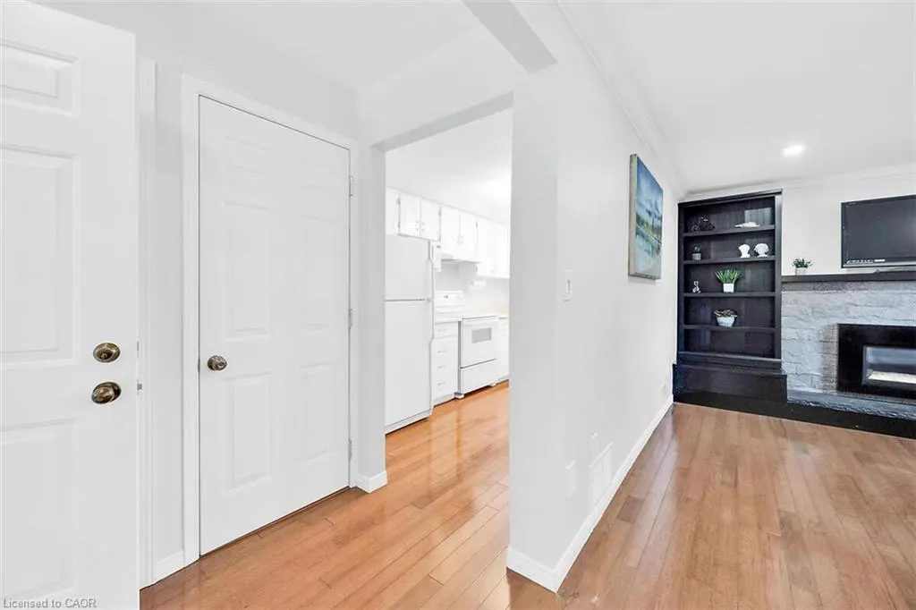 4 Bing Crescent