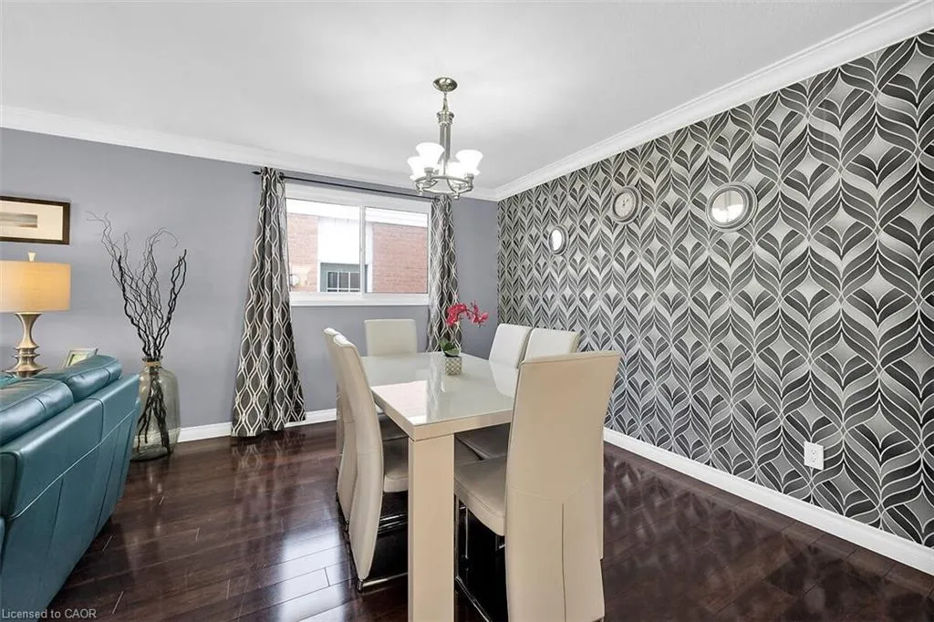 4 Bing Crescent