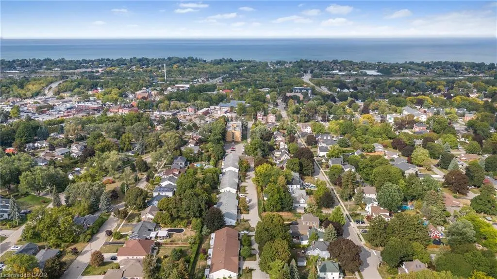 4 Rossmore Avenue, #5