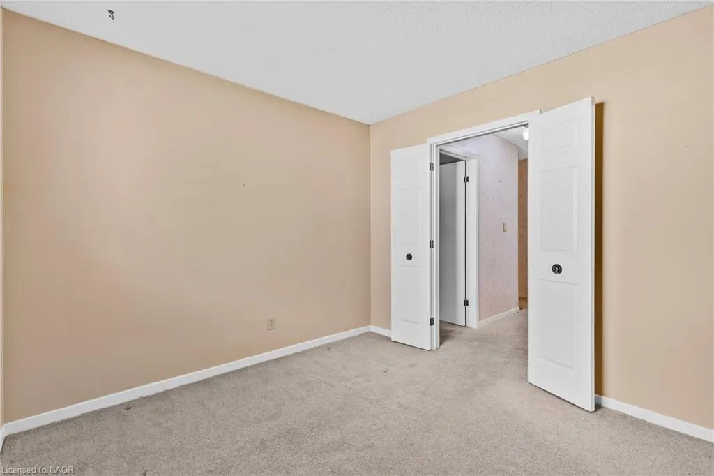 4 Rossmore Avenue, #5