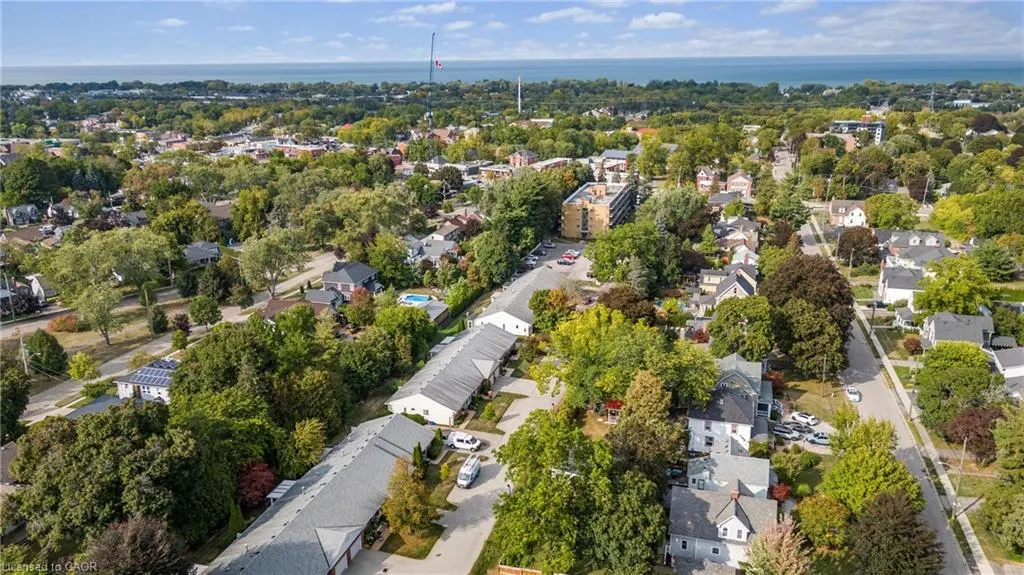 4 Rossmore Avenue, #5