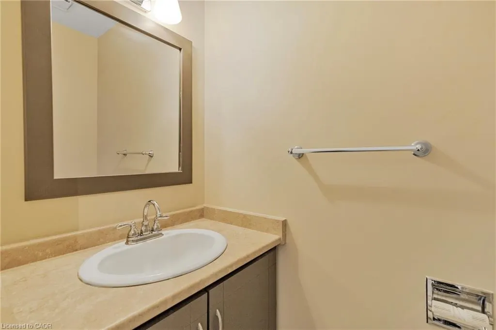 4 Rossmore Avenue, #5