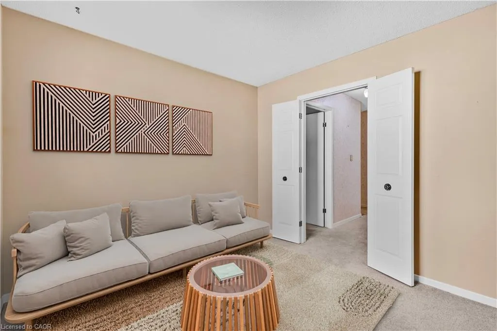 4 Rossmore Avenue, #5