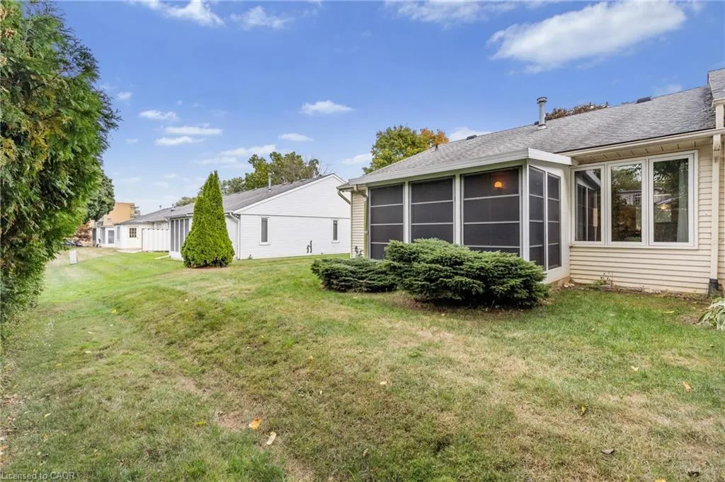 4 Rossmore Avenue, #5
