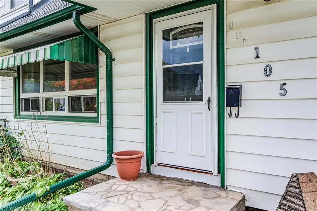 105 Lorne Crescent