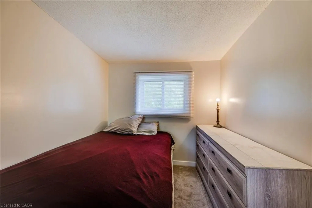 105 Lorne Crescent