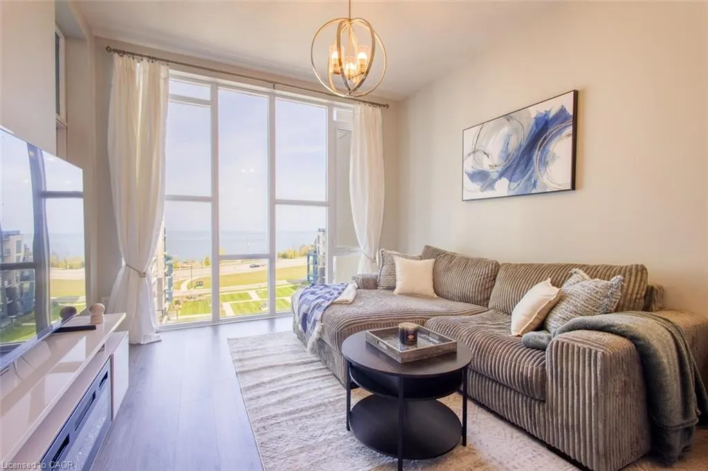 16 Concord Place, #627