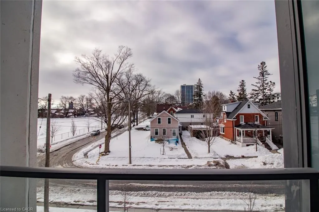 15 Wellington Street S, #208