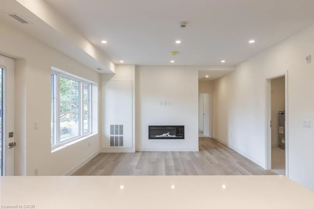 123 Lincoln Street, #209