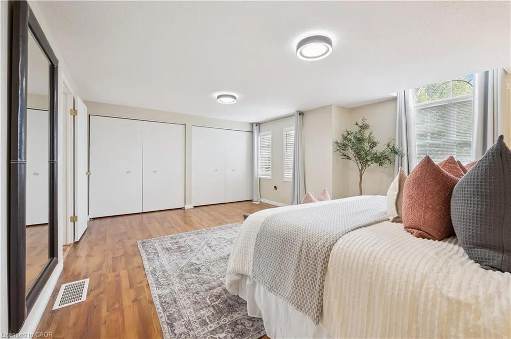 35 Small Court