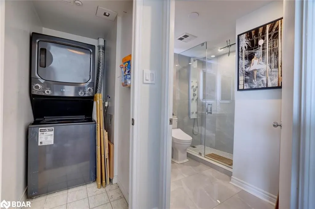 600 Queens Quay W, #633