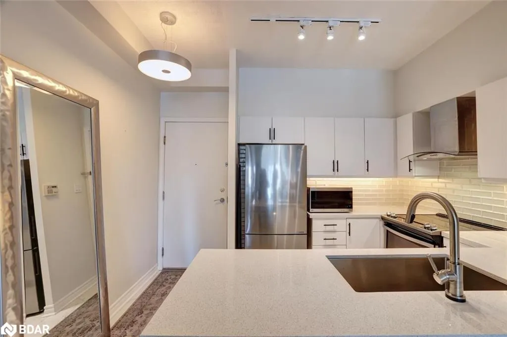 600 Queens Quay W, #633