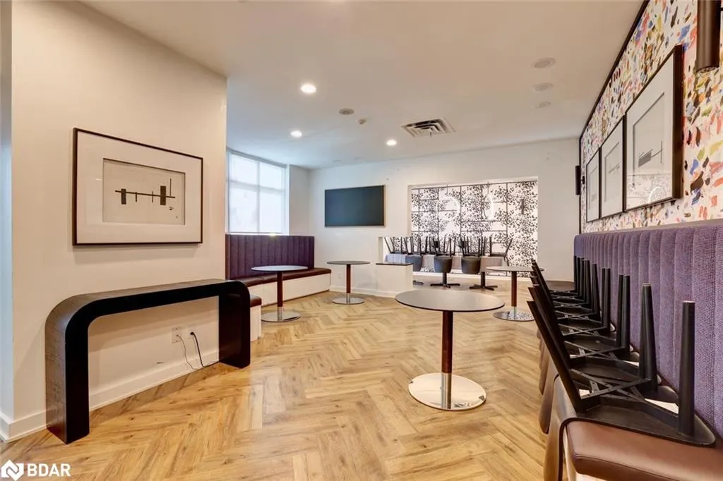 600 Queens Quay W, #633