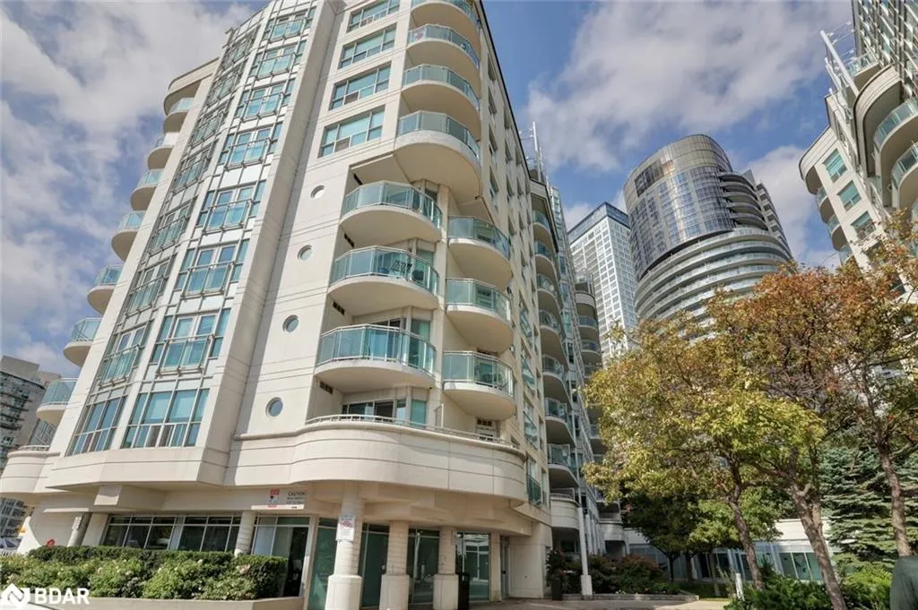 600 Queens Quay W, #633