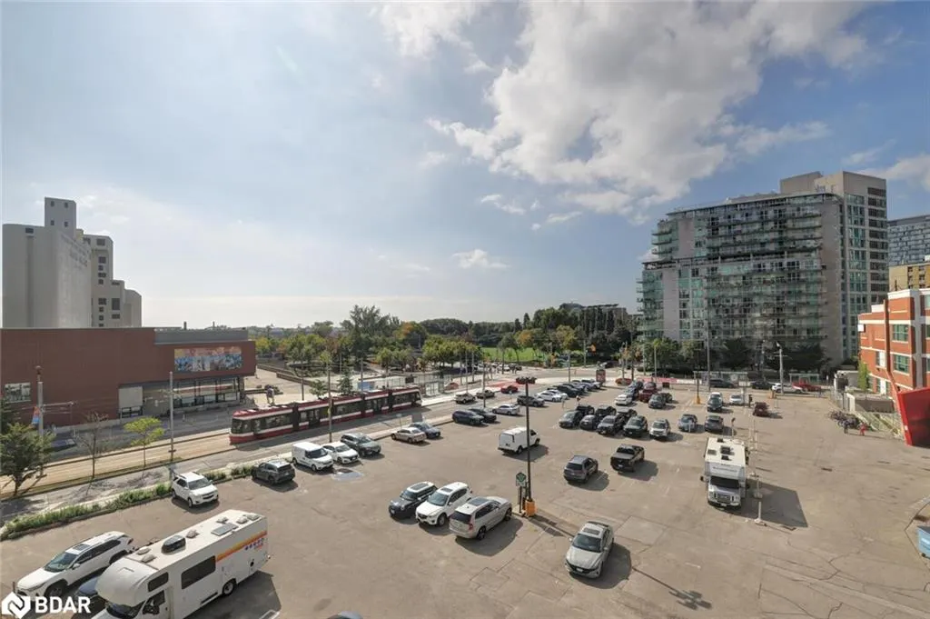 600 Queens Quay W, #633