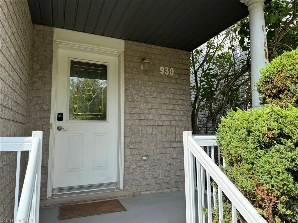 930 Creekside Drive