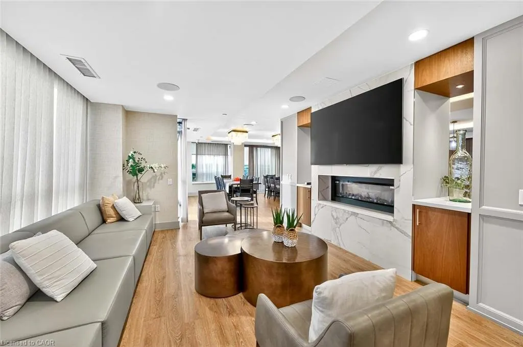 1050 Main Street E, #114