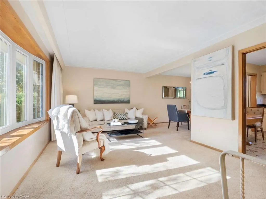 48 Glenbrook Drive