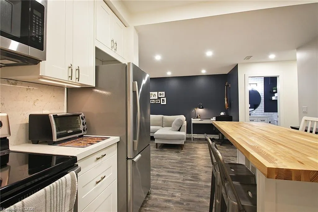 23 Scarletwood Street, #Lower