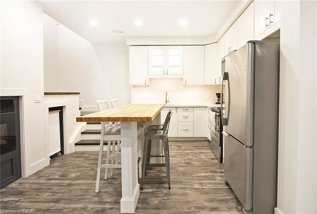 23 Scarletwood Street, #Lower