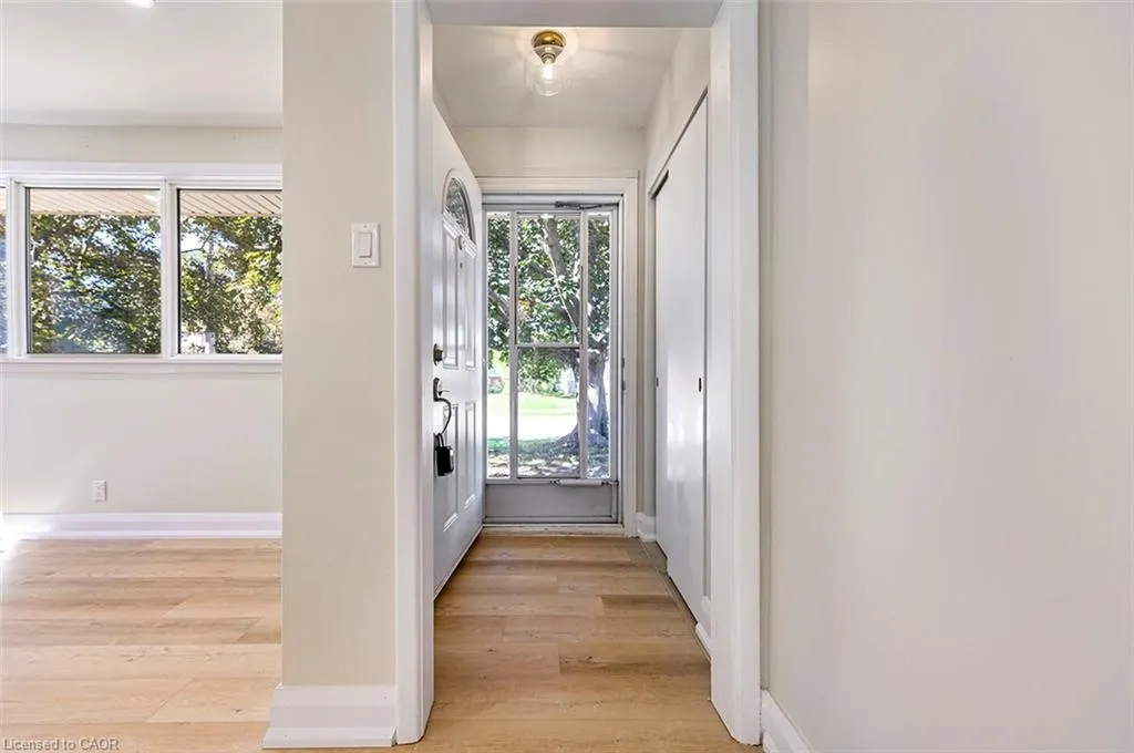 207 Elmwood Crescent