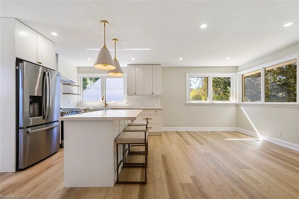 207 Elmwood Crescent